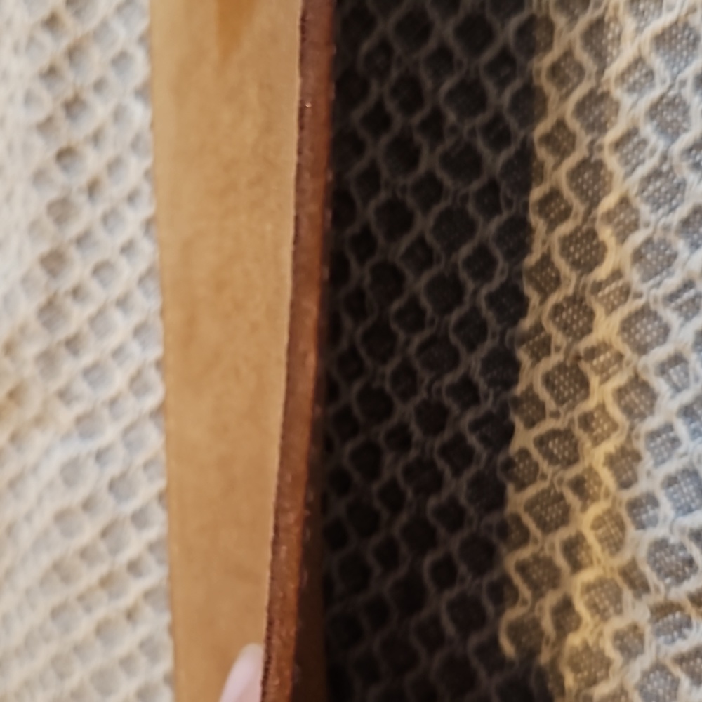 **SOLD** wide saddle hide leather belt, to fit 32-35in waist 12-14 brass buckles - Picture 6 of 16